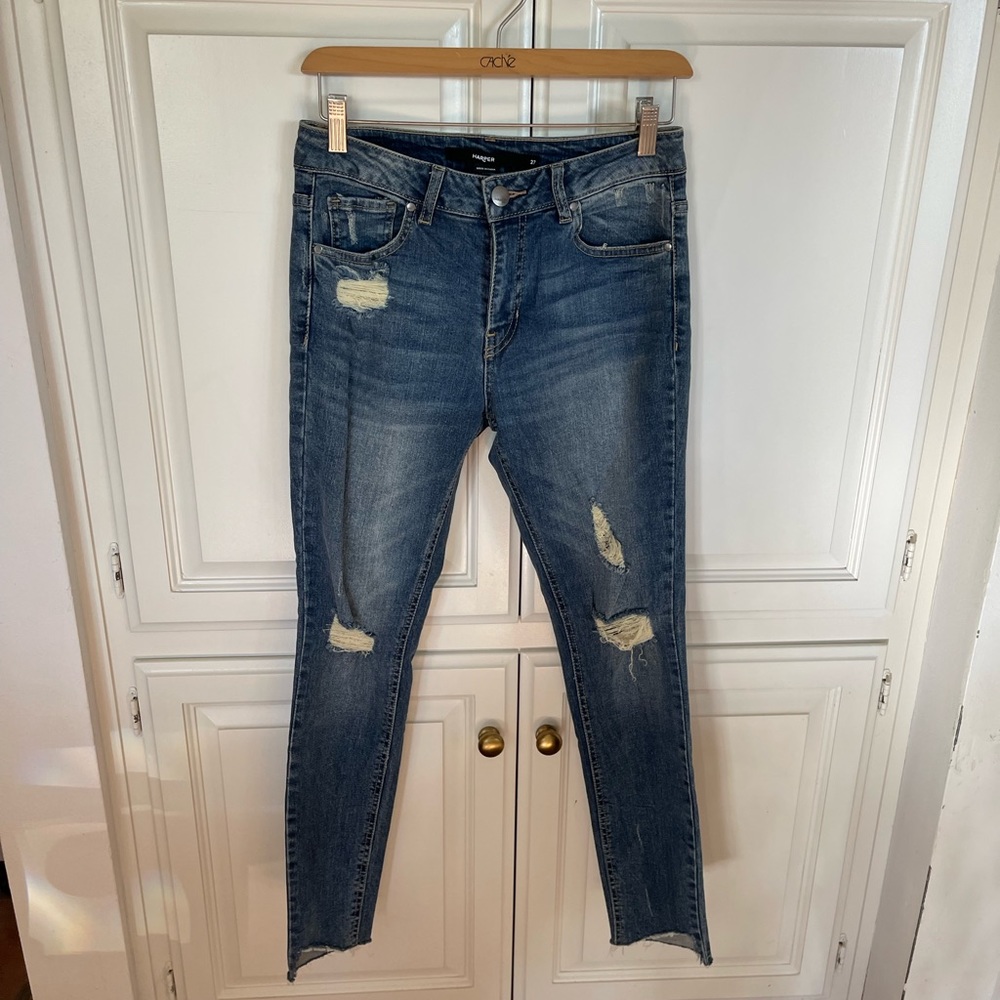 HARPER (W) Francesca’s Destructed RawEdge Jeans 27